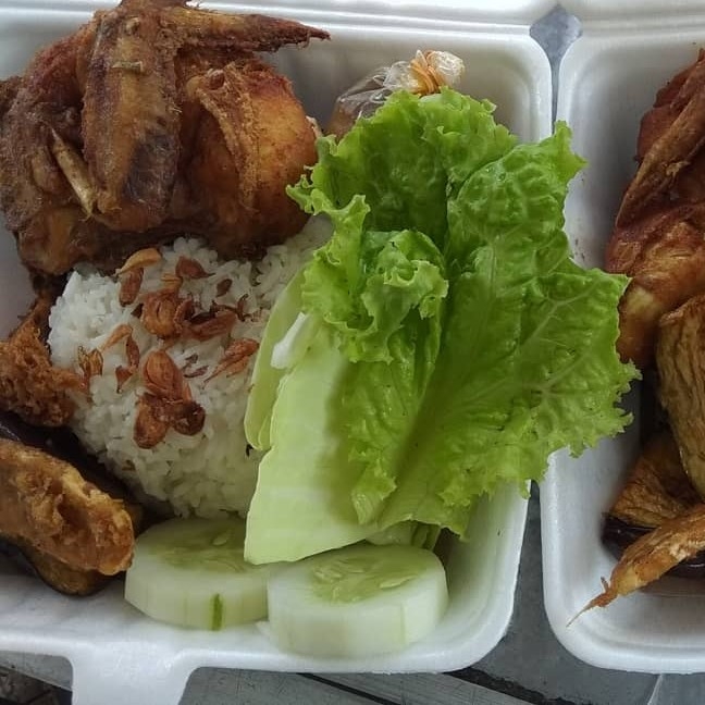 Ayam Penyet Nasi