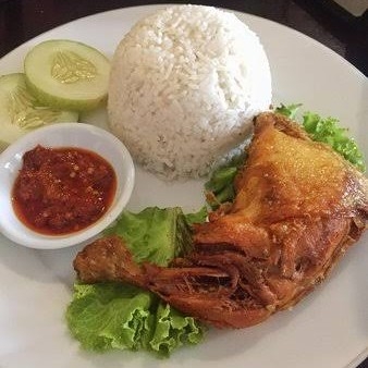 Ayam Penyet Nasi