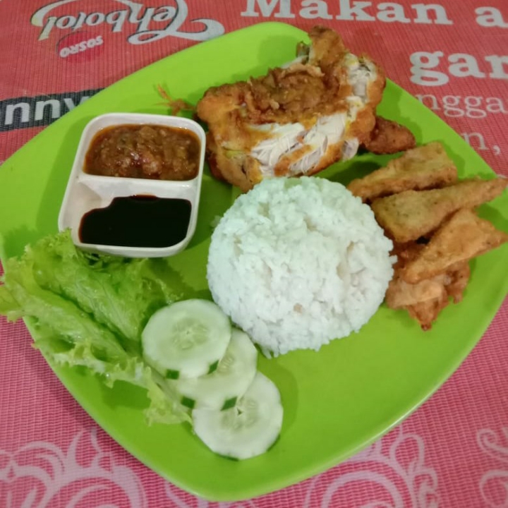 Ayam Penyet Nasi