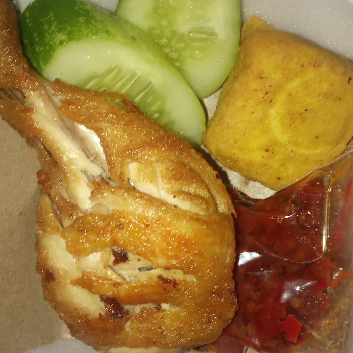 Ayam Penyet Sambal Bali Pedas