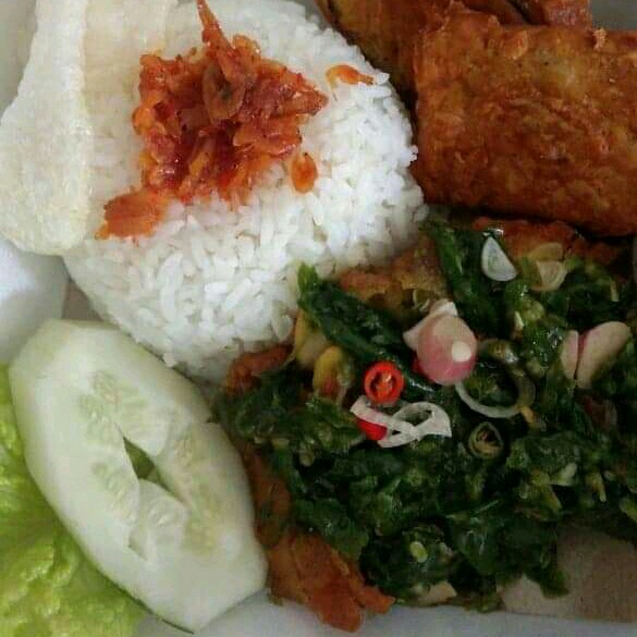 Ayam Penyet Sambal Ijo