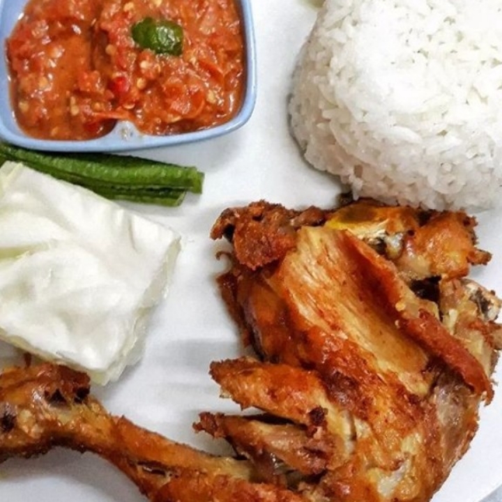 Ayam Penyet Sambal Merah