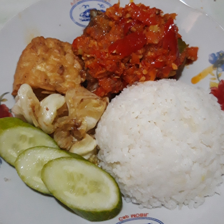 Ayam Penyet Sambal Merah 2