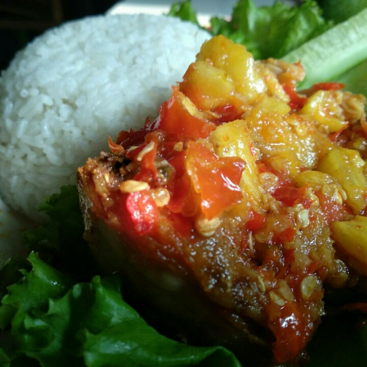 Ayam Penyet Sambal Nanas Dan Nasi