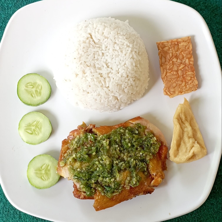 Ayam Penyet Sambel Ijo Plus Nasi