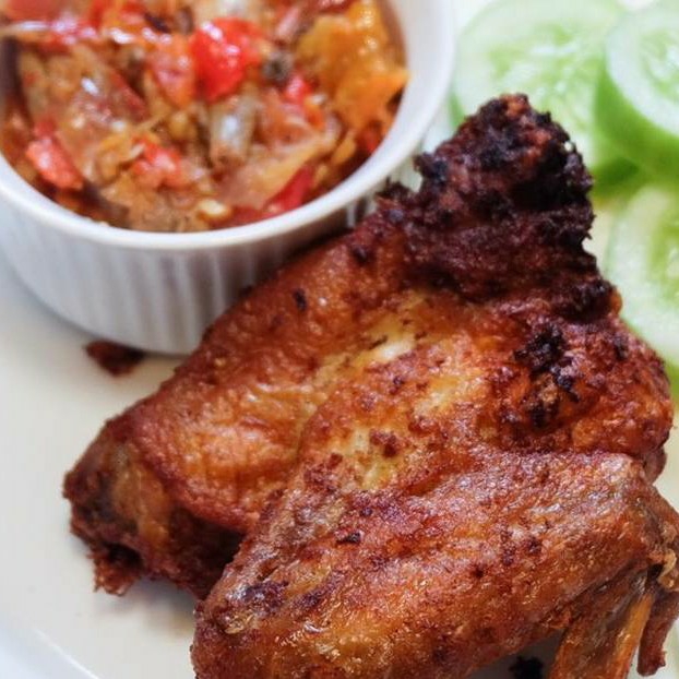 Ayam Penyet Sambel Tri RK