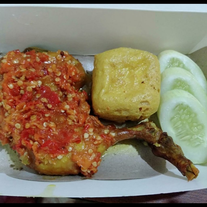 Ayam Penyet Tahu