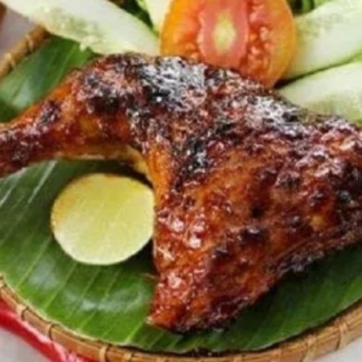 Ayam Ungkep Bakar dan Sambal Lalapan