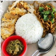 Ayam geprek sambal ijo