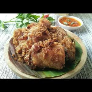 Ayam goreng telur