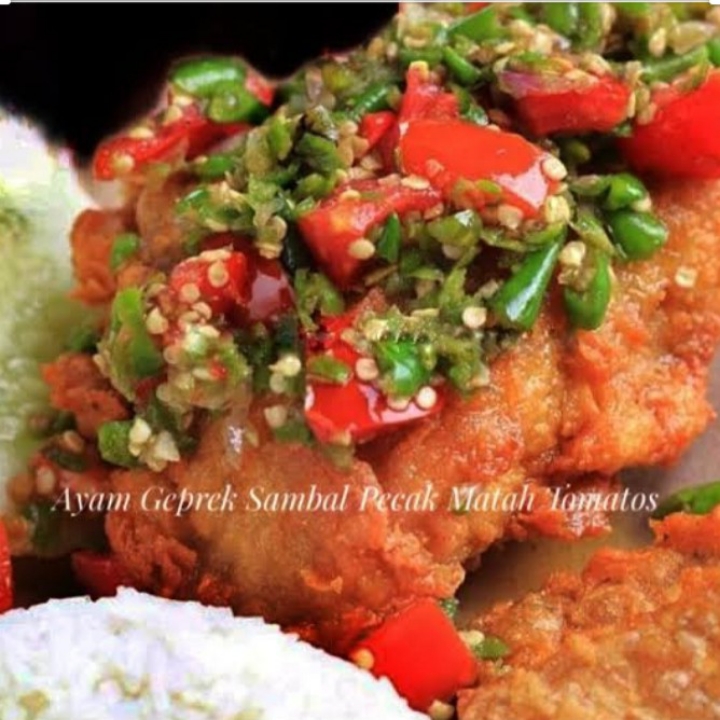 Ayam pecak Cabe Hijau