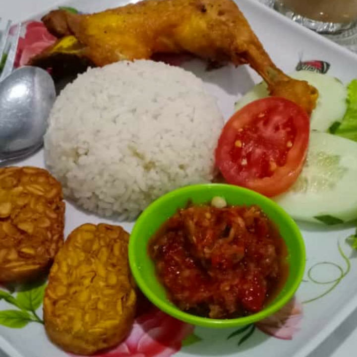 Ayam penyet