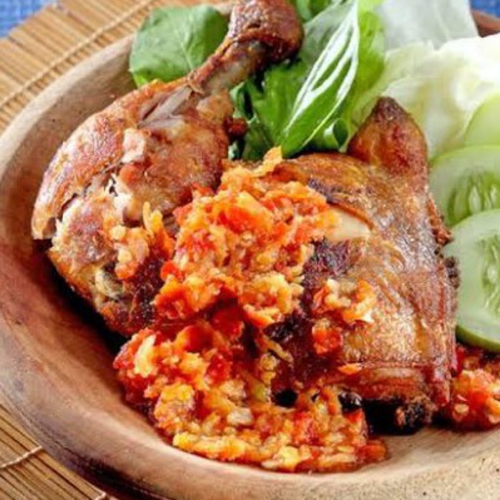 Ayam penyet nasi