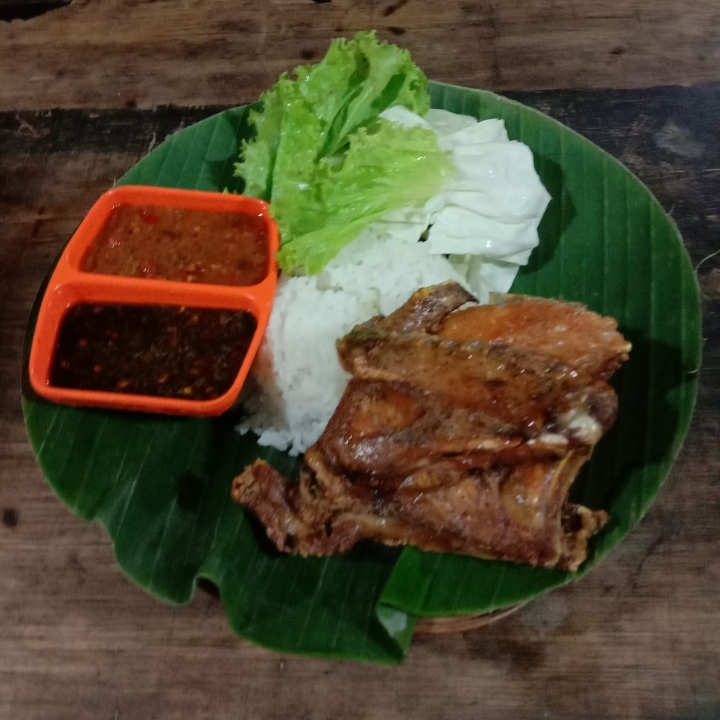 Nasi ayam penyet perporsi