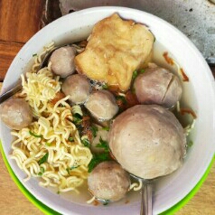 BAKSO TING TING ISI TELUR