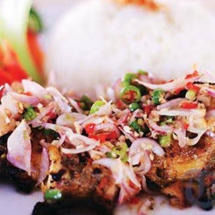 BEBEK BAKAR TUNGKU SAMBAL MATAH