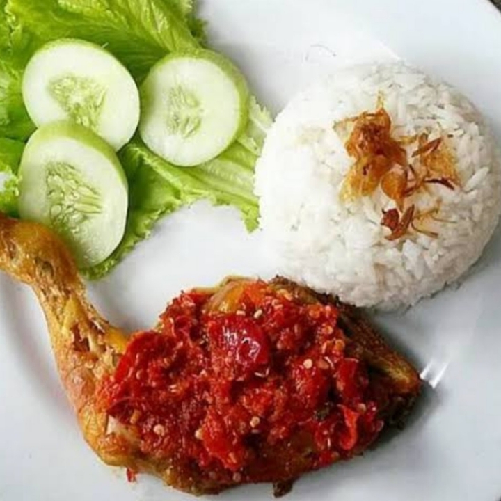 BEBEK GORENG SAMBAL TERASI