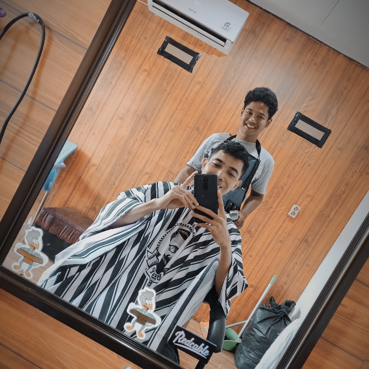 BENGKEL RAMBUT Inyong 4