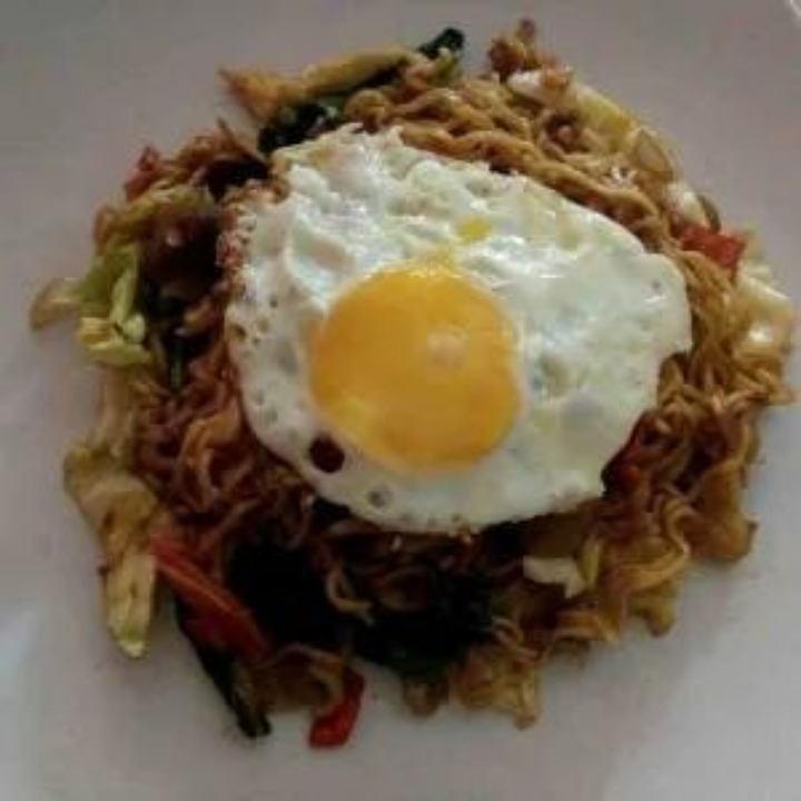 Bakmi Hot Geprek Matah  Telor