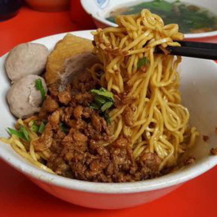 Bakmi M