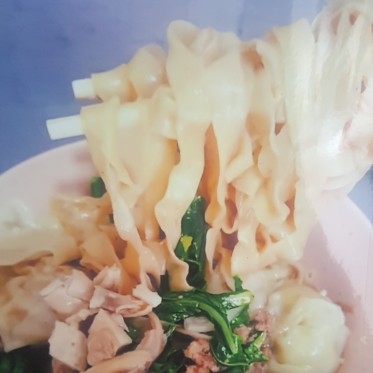 Bakmi lebar