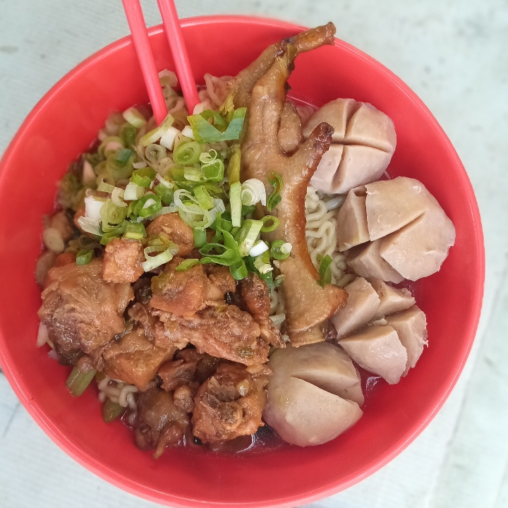 Bakmie Bakso Pangsit Ceker Ayam