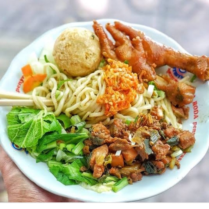 Bakmie Ceker Bakso Sapi