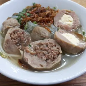 Bakso Dobel Telor atau Dobel Urat atau Urat Telor Gratis Minum