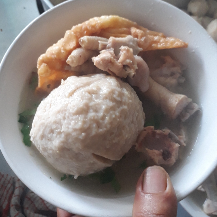 Bakso Geranat Dengan 1 Ceker