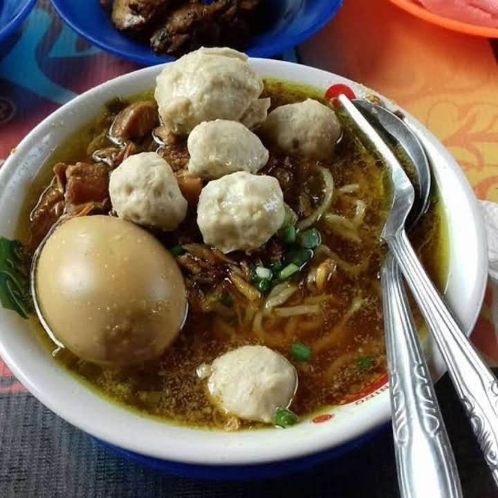 Bakso Isi Telor Tambah Telor Rebus 