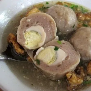 Bakso Telor atau Bakso Urat Minum