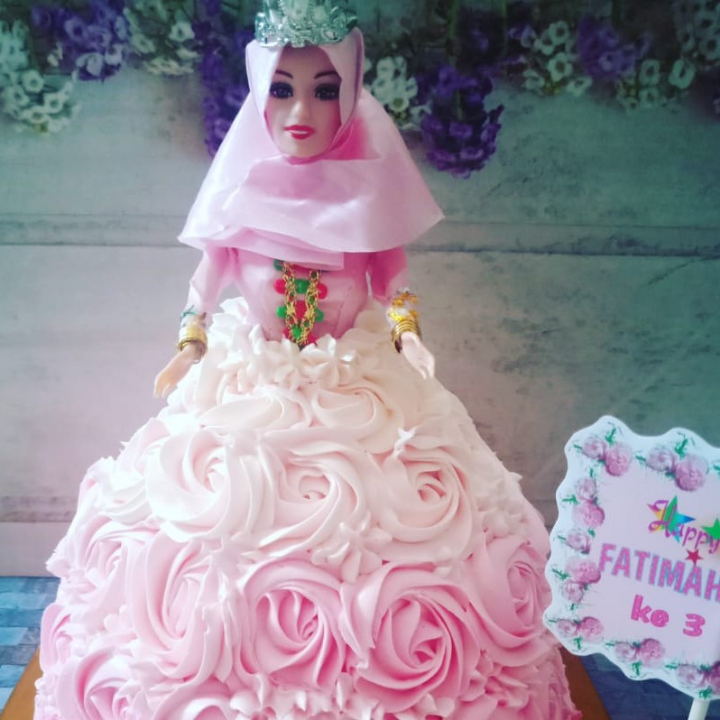 Barbie Dol Cake