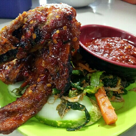 Bebek Bakar Kecap Tampa Nasi