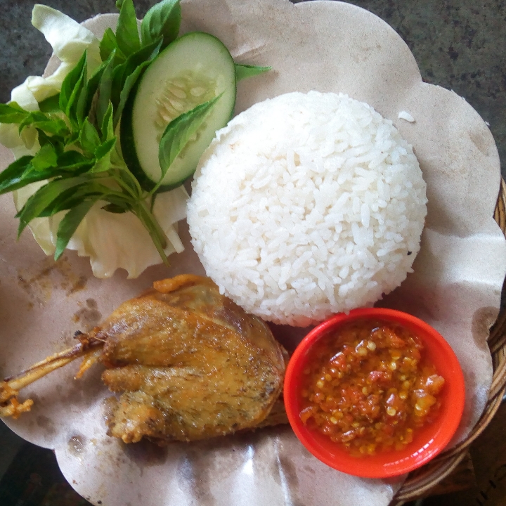 Bebek Goreng