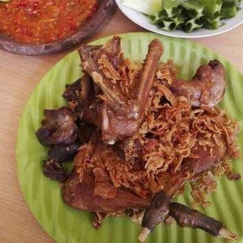 Bebek Goreng