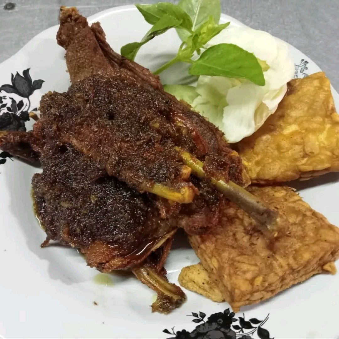 Bebek Goreng Bumbu Hitam