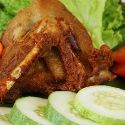 Bebek Goreng Lalapan