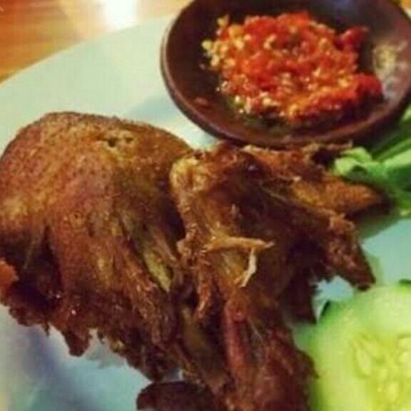 Bebek Goreng Sambal Lalapan