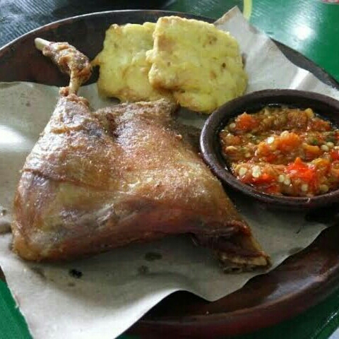 Bebek Goreng Ukuran Jumbo