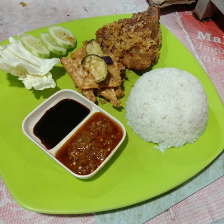 Bebek Penyet Nasi