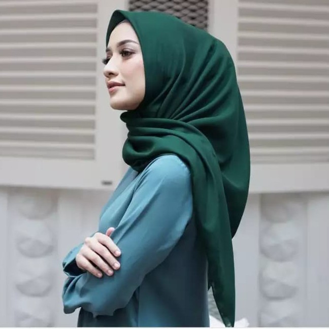 Bella Square Polycotton Premium Hijab Segiempat 2