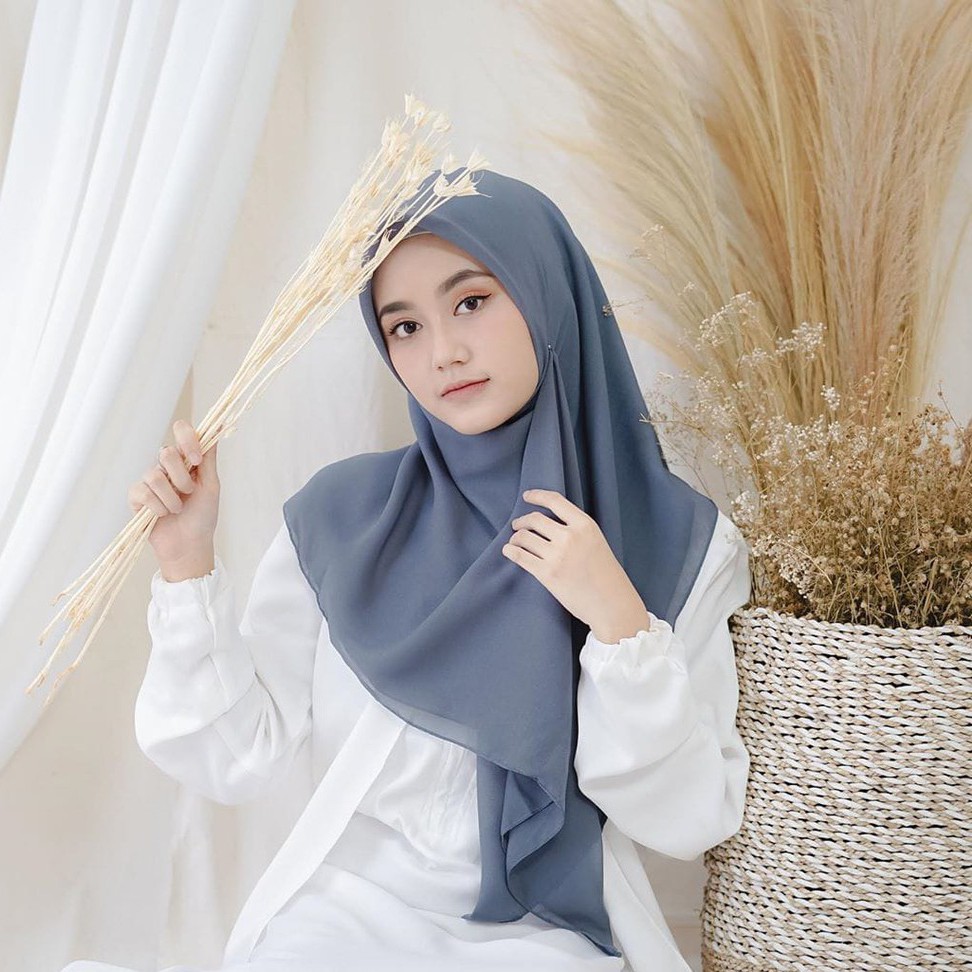 Bella Square Polycotton Premium Hijab Segiempat 4