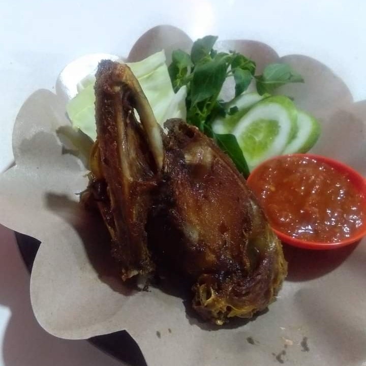 Bebek Bakar Utuh Seekor