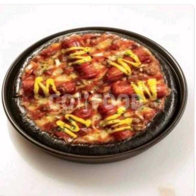 Black Pan Pizza Persoal Frankfurter BBQ