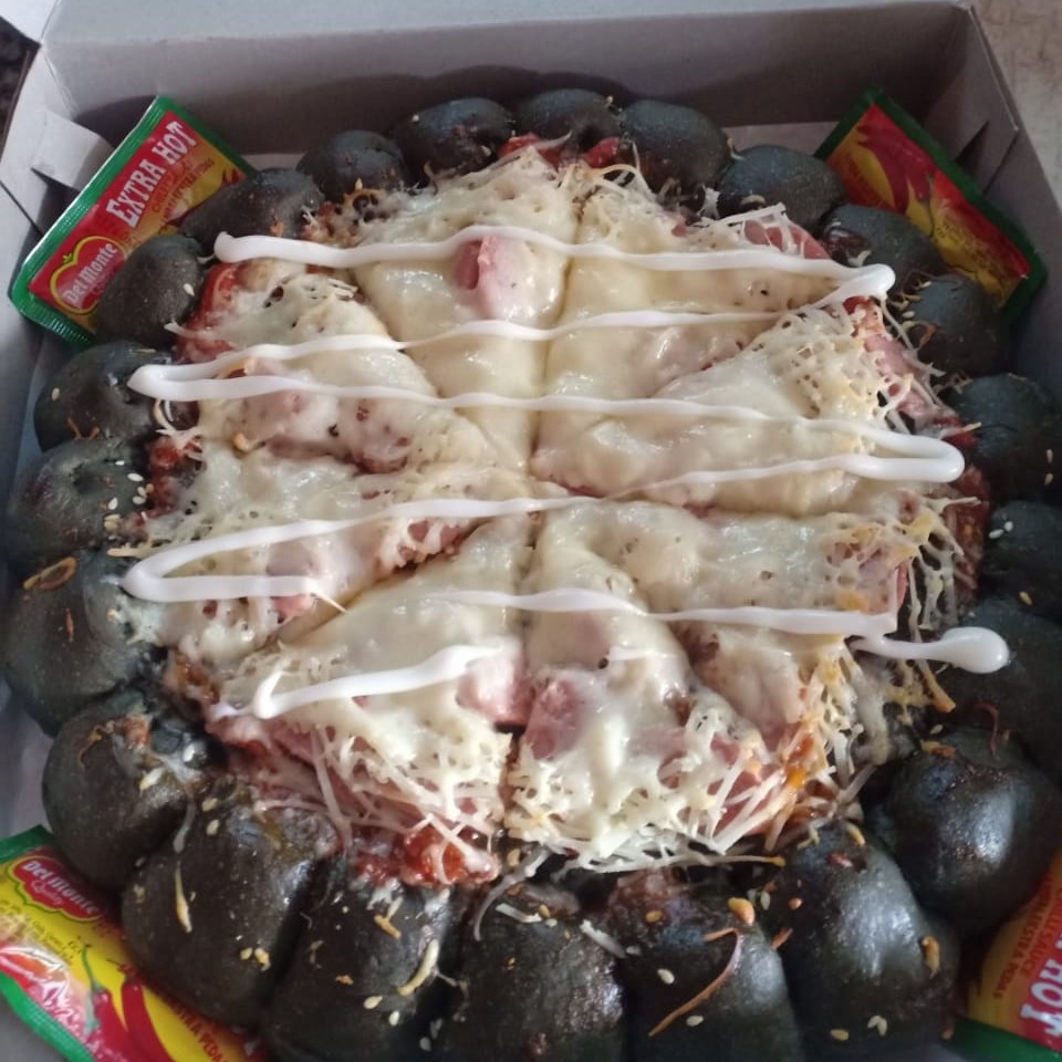 Black Pizza