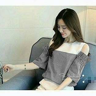 Blouse Vela Hitam