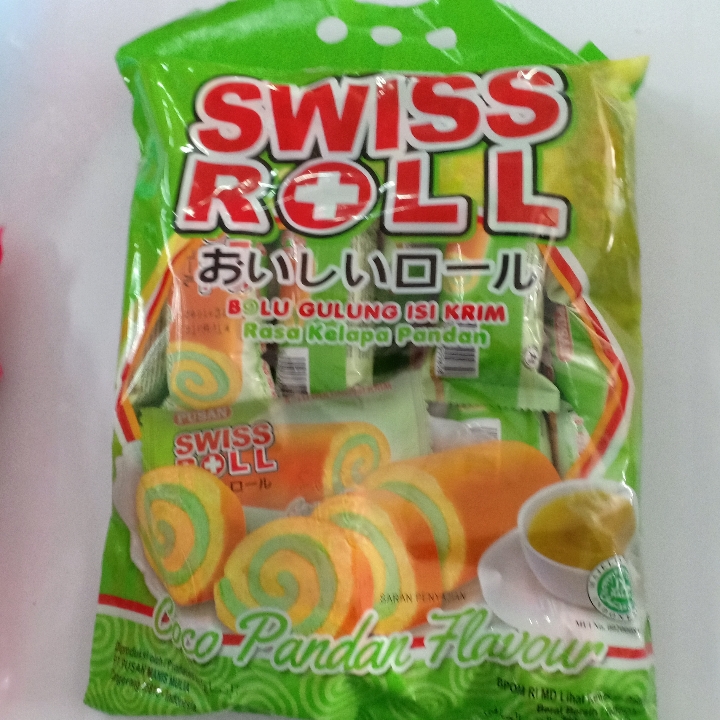 Bolu Swiss Roll Rasa Kelapa Pandan