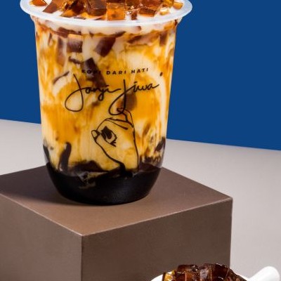 Brown Sugar Milk Tea With Coffee Jelly