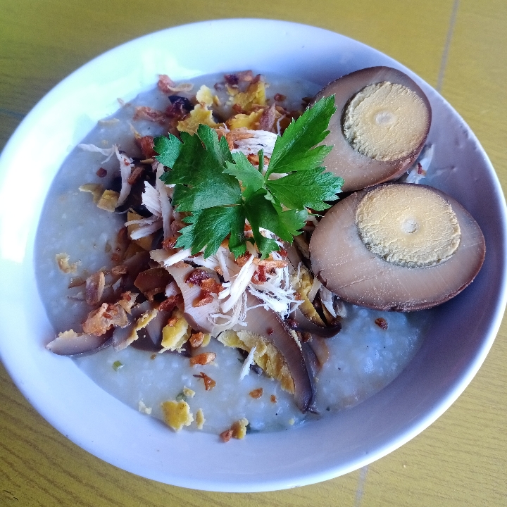 Bubur Ayam Telur Pindang