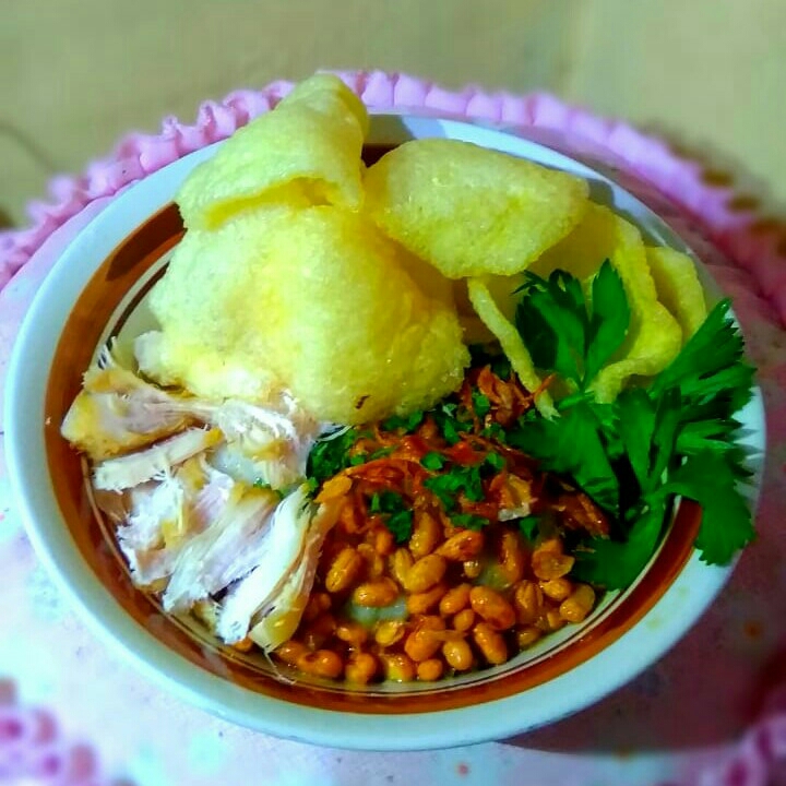 Bubur Ayam Toping Telur Ayam